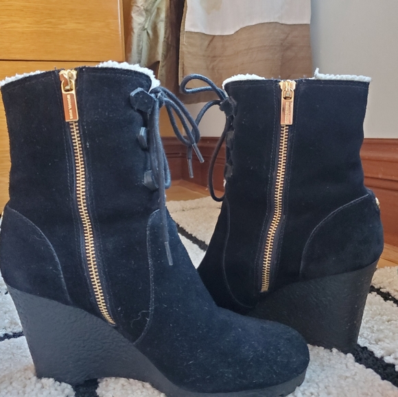 Michael Kors suede boots. - Picture 2 of 7